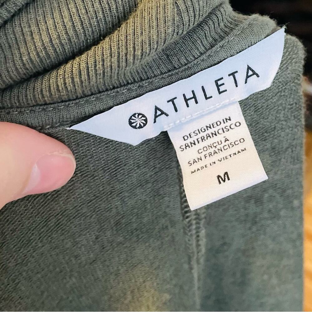 Athleta Pranayama Restore Wrap in Olive - Picture 7 of 8